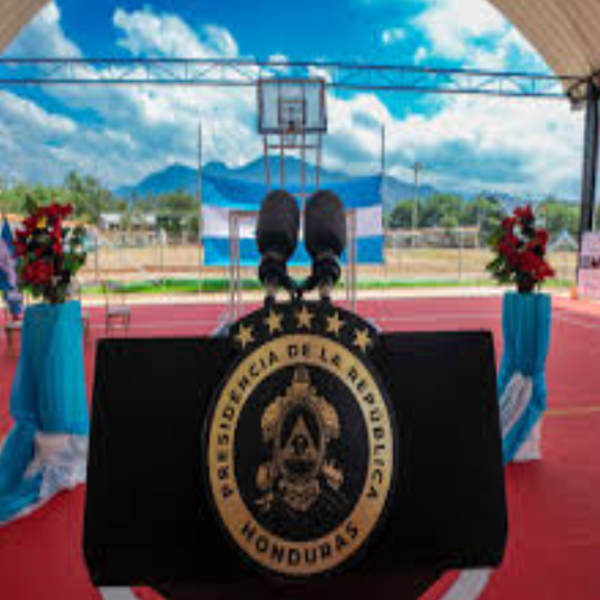 Presidenta Xiomara Castro inaugurará una nueva cancha de fútbol, en Erandique, Lempira