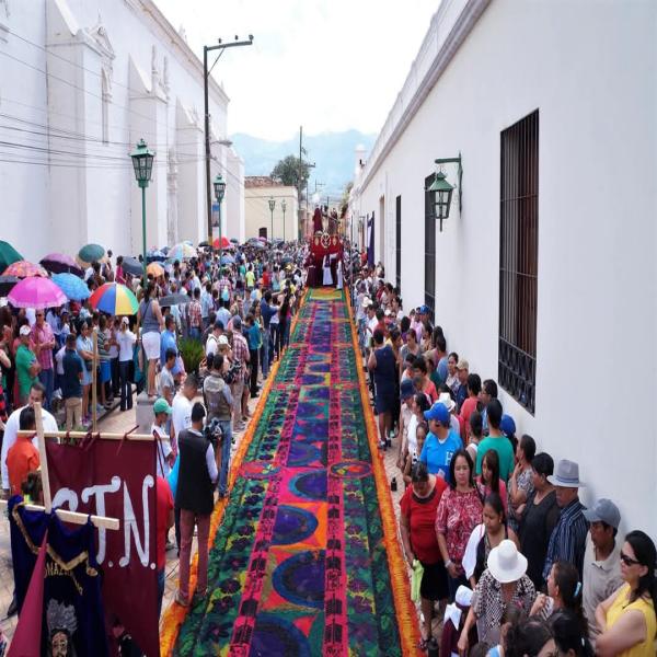 Comayagua, orgullosa de sus costumbres y tradiciones, te invita a vivir una Semana Santa llena de fe, cultura y color